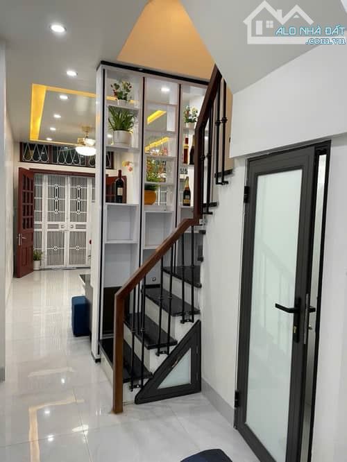 Nhà 4 Ngủ, Phố Nguyễn Lương Bằng, Gần Hồ Đắc Di, Chỉ Nhỉnh 6 Tỷ