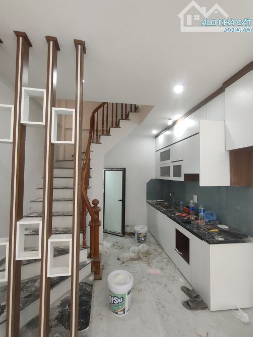 Bán nhà giá tốt, sổ đỏ riêng,ô tô đỗ cửa,ở ngay 30mx 5 tầng,Giá 4,95 tỷ.Liên Mạc ,BTL,HN