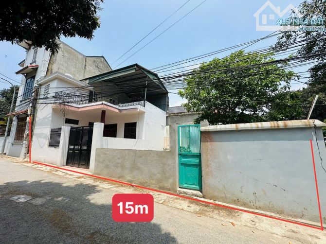 BÁN GẤP LÔ ĐẤT SẴN NHÀ 2 TẦNG KIÊN CỐ CÓ DT 135m2 FULL THỔ CƯ BÁM ĐƯỜNG NHỰA