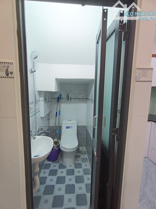 Nhà mới 2 tầng 3pn Bến Bình Đông quận 8 - 10