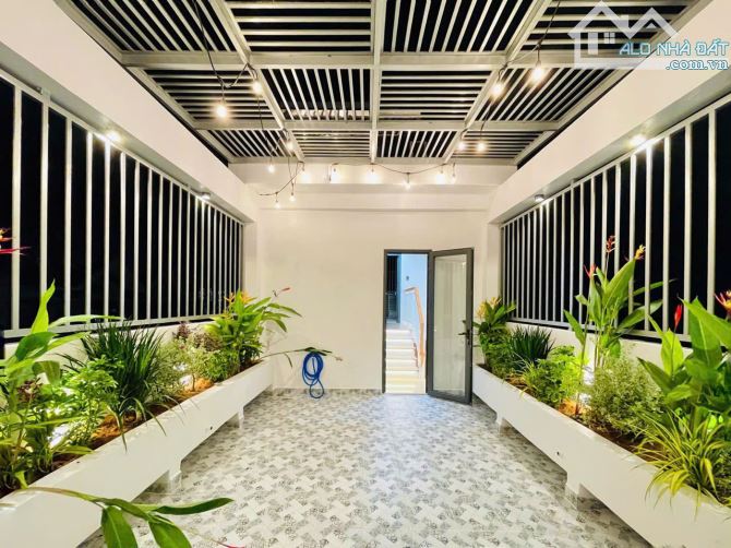 Chủ định cư nước ngoài bán gấp! Nguyễn Văn Khối, P8, Q.Gò Vấp. Giá 3tỷ280tr. DT: 80m2. SHR - 11