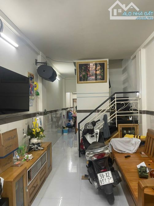 Bán Căn Nhà Gần BV Thủ Đức, Đường Tam Châu, 60m2 vuông vứt, sổ hồng riêng hoàn công - 1