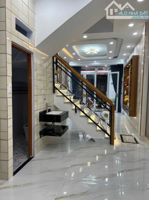 Gò Vấp,Bán nhà mới đẹp, 45m2, full nội thất, sát hẻm xe tải, vuông vức A4, giá chỉ 5.8 tỷ - 1