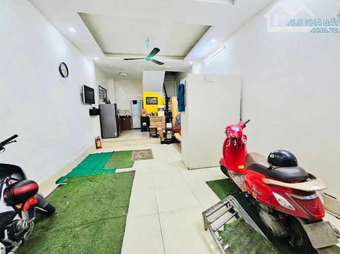 Bán Nhà Đê la Thành 40m 5 tầng mặt tiền 4,8m Giá 9,1 tỷ - 1