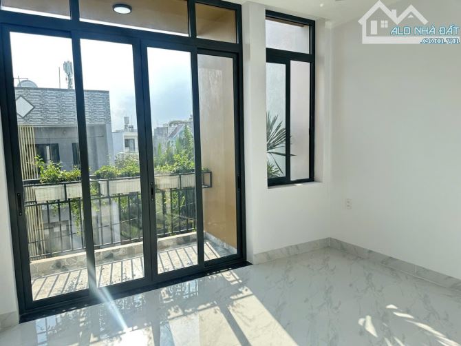 🌴 Chủ gấp bán nhà 3 tầng - 55mv, Nhà mới hoàn công đủ - Hẻm xe hơi. Pháp lý chuẩn. - 1