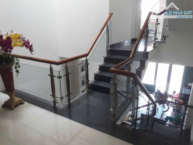 BÁN NHÀ MẶT ĐƯỜNG 7.5M SÁT BIỂN NGUYỄN TẤT THÀNH - 1