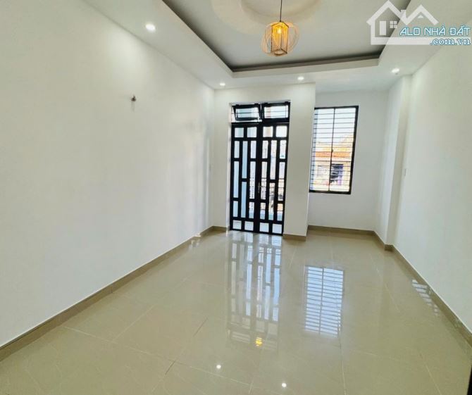 Nhà đẹp khu VIP, 6x10m, 5PN, Đường Ô Tô thông, Gần Công Viên Làng Hoa, Dưới 6 Tỉ - 1