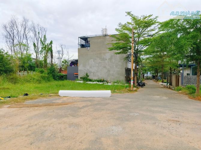 Đất xây nhà vườn,320m2,đường 12m, Đ.Nguyễn Bình - 1