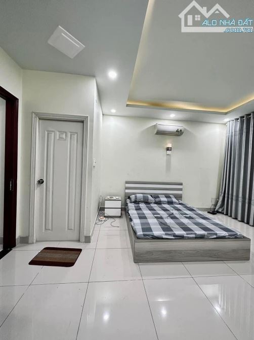 BÁN BIỆT THỰ LÊ VĂN SỸ, QUẬN 3, 200M2 GIÁ 40 TỶ - 1