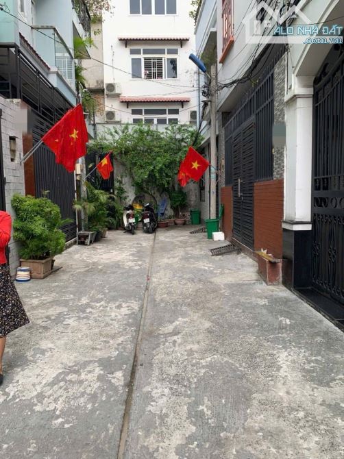 Cho thuê nhà nguyên căn khu Hồng Long, Hiệp Bình ,Thủ Đức hẻm xe hơi tới cửa  giá chỉ 13Tr - 1