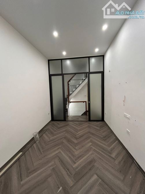 RẺ BẤT NGỜ - bán nhà TT Đống Đa- 20m - một nhà ra mặt ngõ rộng kinh doanh- 3,95 tỷ - 1