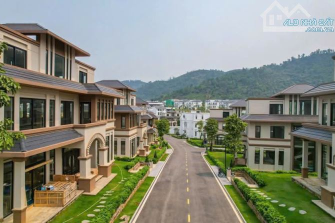 Bán biệt thự đơn lập gần Xanh Villas Thạch Thất 400m2 giá chỉ hơn 20 tỷ - 1
