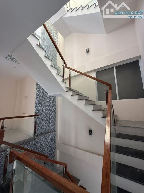 CHỈ 4.3 TỶ - NHÀ 4 TẦNG - Ô TÔ NGỦ TRONG NHÀ - HÀ HUY TẬP - 60m² - 1