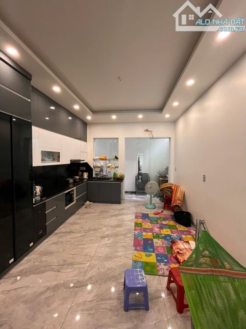 Siêu Phẩm Nhà dân xây độc lập mặt ngõ Hồ Sen , ô tô đỗ cửa , 68m2 x 5 tầng có thang máy - 1