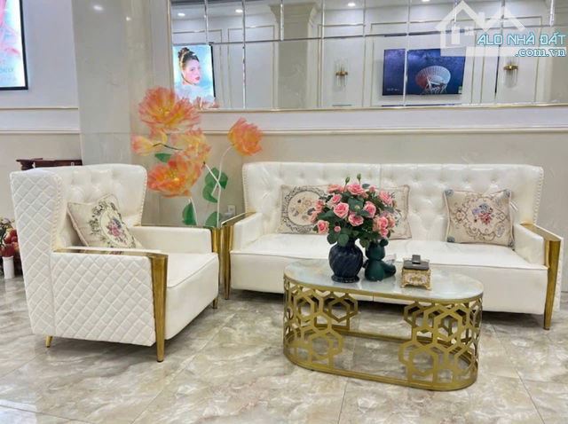 Quận 10 - Mặt tiền CMT8 - Chủ gấp bán hạ chào 1,5 tỷ còn 28 tỷ. Hot Hot Hot - 1