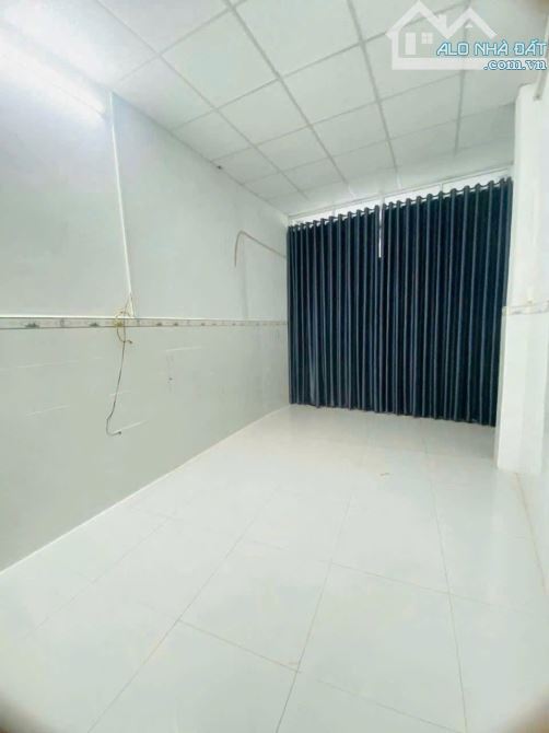 Cho thuê nhà 41m2 HẺM THÔNG, SÁT MẶT TIỀN, CÓ SÂN ĐẬU XE, Ngô Gia Tự, Phường 2, Quận 10 - 1