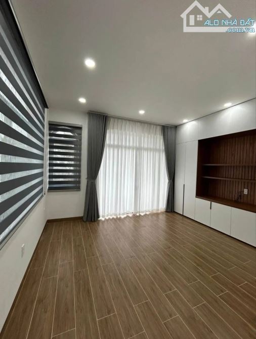 NHÀ MÊ HẺM 175 Y MOAN, DT: 6X18M, H: BẮC, GIÁ: 4,2 TỈ, NHÀ MỚI 3 PHÒNG NGỦ - 1