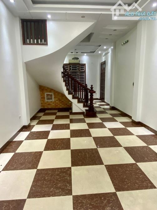 MẶT NGÕ TRẦN QUỐC HOÀN - 15M RA PHỐ - NGÕ ÔTÔ TRÁNH, KINH DOANH MỌI LOẠI HÌNH - GIÁ 19 TỶ - 1