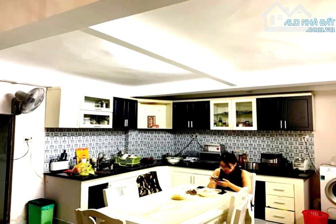 Hoa Đào, Phú Nhuận, bán nhà 3 tầng ở ngay, gần phố ẩm thực, sổ hồng riêng ! - 1