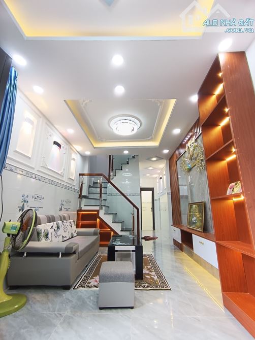 Nhà mới 2 tầng 3pn Bến Bình Đông quận 8 - 1