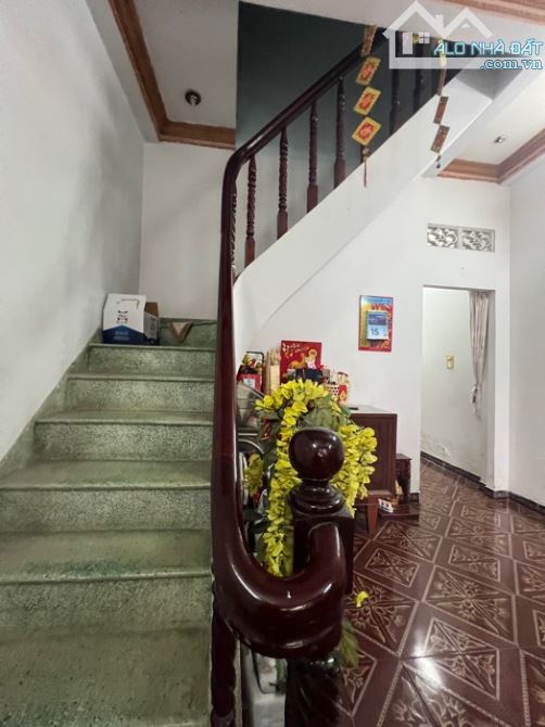 HXT - CÁCH MẶT TIỀN THỐNG NHẤT VÀI BƯỚC CHÂN - KINH DOANH NHỘN NHỊP - DT: 74M2, GIÁ NHỈNH - 1