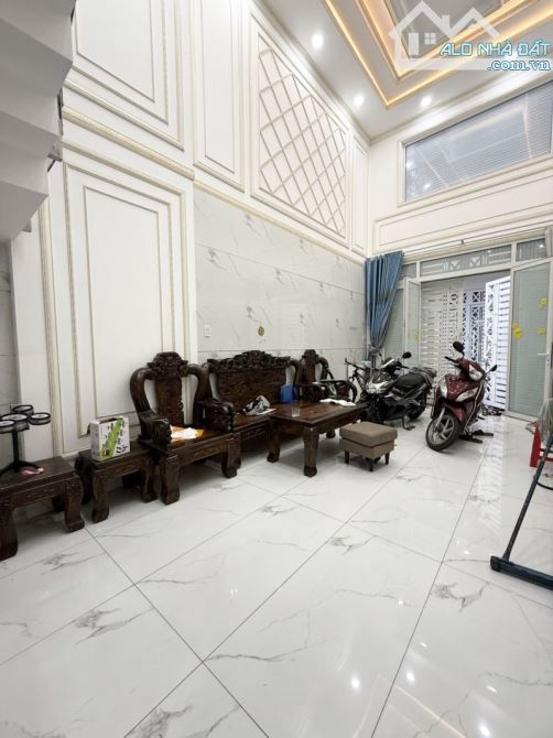 NHÀ PHỐ LIỀN KỀ TẠ QUANG BỬU QUẬN 8 SÁT Q5 - DT 60M2 5 TẦNG LUNG LINH - 1