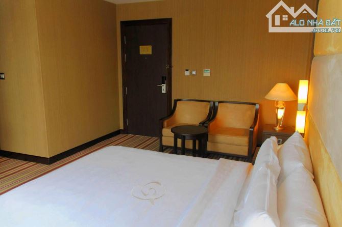 Bán khách sạn 5 sao phố Cổ Hoàn Kiếm Đẳng Cấp, Hầm, Kinh doanh đỉnh, DT 340m² Giá 331 tỷ