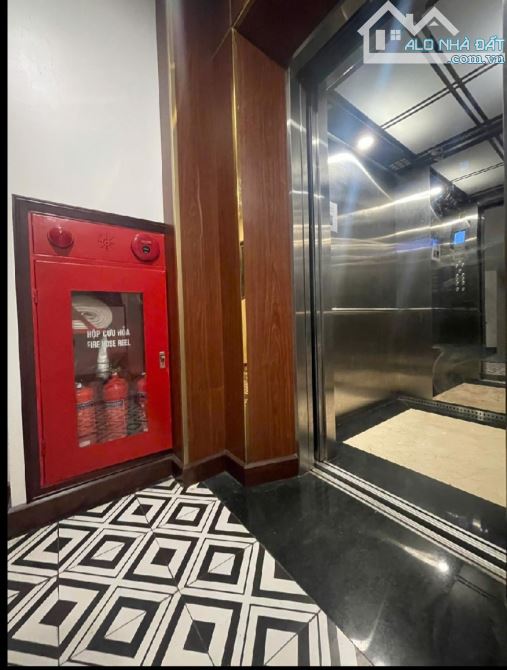 139.x Tỷ/ 205 M2 / 8 Tầng/ 7 Mt/ View Hồ tây/ đường 8m - 12