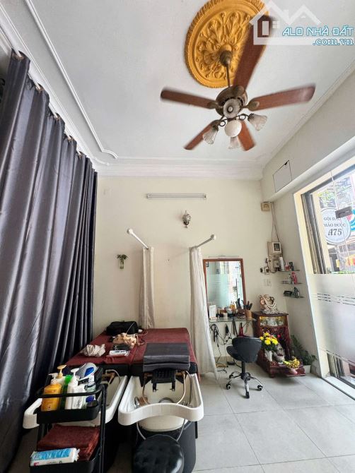 Bán gấp nhà lô góc, hẻm xe hơi kinh doanh, sát mặt tiền Bạch Đằng-Tân Bình khu VIP, 9.5 t - 2