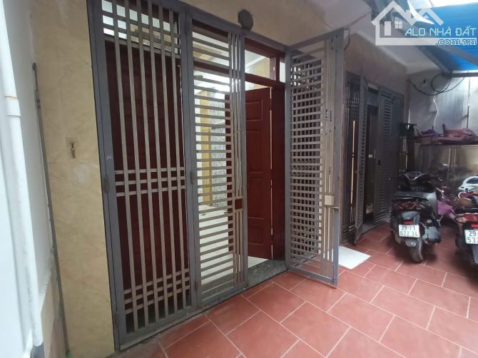 Chỉ còn căn duy nhất 30m2 5 tầng full nội thất Nguyễn Chính - Tân Mai chỉ 5.75 tỷ - 2