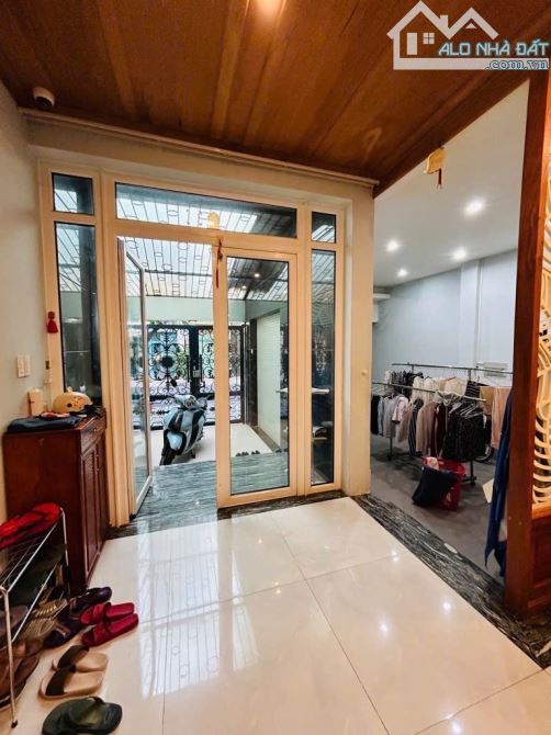 Biệt thự  đường 69, Tân Phong Q7 – Vị trí vàng xây CHDV – Đối diện công viên giá 18.8 t - 2