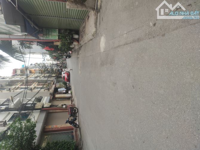 # Hiếm- Khó Tìm, Nhà 40m2, Trung Tâm Tây Hồ, Nhỉnh 3 Tỷ - 2