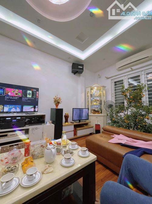 CỰC HIẾM! Cần bán nhà Đường Láng, Đống Đa, 50m2- 5 tầng, Lô góc, 12 tỷ - 2