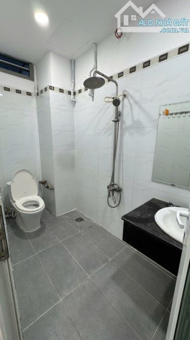 Nhà CC ĐẸP, RẺ, Ở NGAY - Phan Văn Trị, Bình Thạnh - 2PN,WC - DT 70m2 - Hơn 3 tỷ - 2