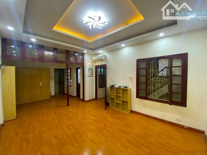ĐẠI LA - HAI BÀ TRƯNG - CHỦ GỐC - 52M2 - 3 THOÁNG - MT 6M - NỞ HẬU - 100M RA PHỐ - 8.3 TỶ - 2