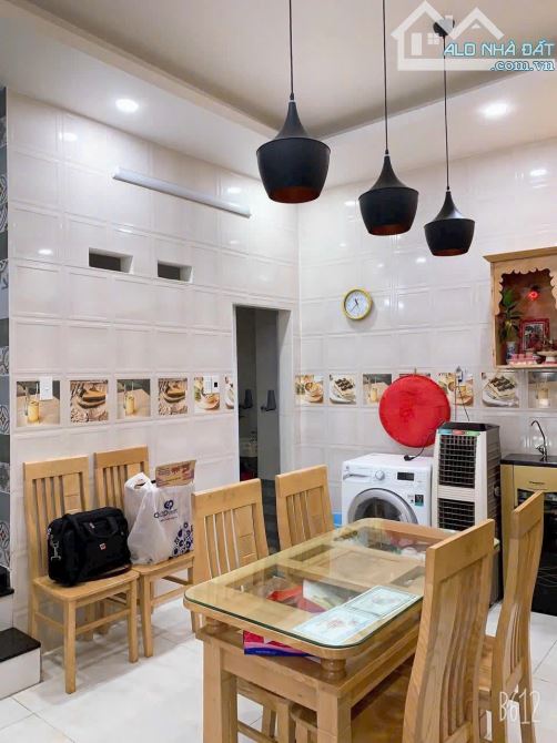 Cho thuê nhà Mặt tiền Lý thánh tông, quận tân phú, dt 5 x  15m, nhà 1 lầu, full nội thất - 2