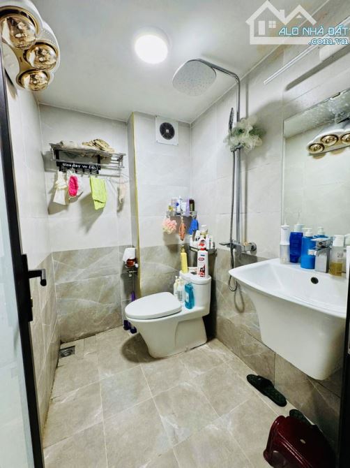 Bán Nhà Cầu Giấy 40m2 – 5 Tầng – MT 4.5M – Giá  8,2 tỷ có thương lượng - 2