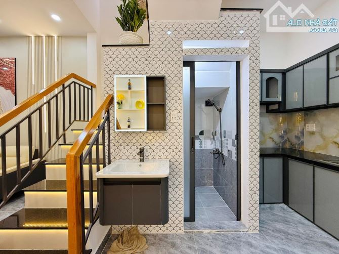 Nhà bán ngộp Nguyễn Duy Cung P12, Gò Vấp, DT42m2, giá 2tỷ100, sổ riêng. - 2