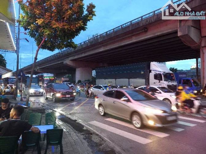 Bán nhà Giải Phóng, mặt phố ngã tư, 37m2 3tỷ2 - 2