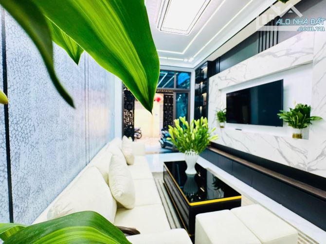 Hiếm nhà Thanh Xuân 39m2 Ô TÔ ĐỖ CỬA - gần phố chỉ nhỉnh 8 tỷ - 2