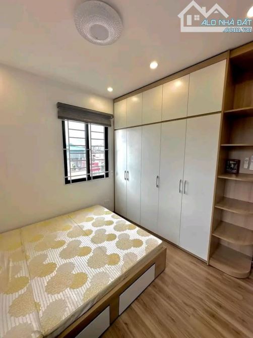 Bán tòa CCMN phố Giáp Nhất, Thanh Xuân 82m2x8T MT8m 25PKK doanh thu 1.3 tỷ/năm