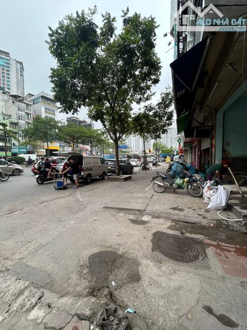 Bán nhà mặt phố, lô góc, thang máy Trường Chinh, Đống Đa 50m 6 tầng MT 5m 26 tỷ