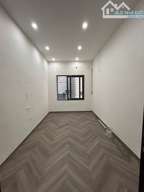 RẺ BẤT NGỜ - bán nhà TT Đống Đa- 20m - một nhà ra mặt ngõ rộng kinh doanh- 3,95 tỷ - 2