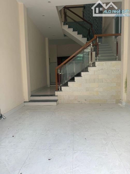 CHỈ 4.3 TỶ - NHÀ 4 TẦNG - Ô TÔ NGỦ TRONG NHÀ - HÀ HUY TẬP - 60m² - 2