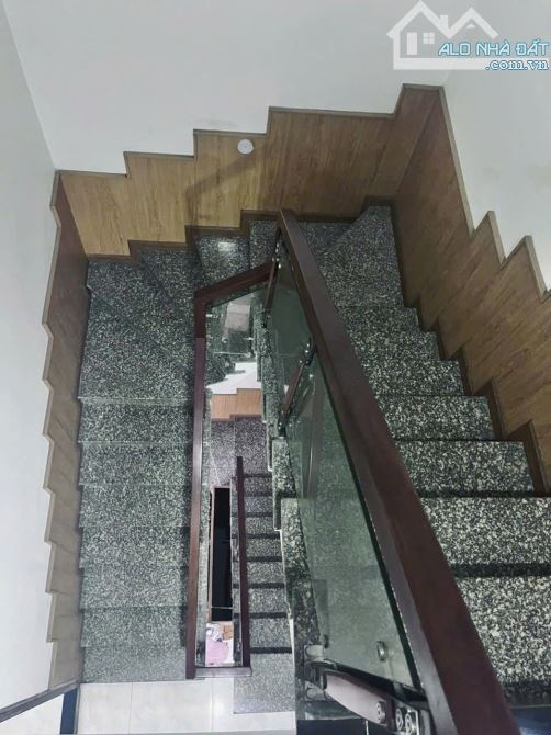 BÌNH THẠNH - HẺM Ô TÔ GẦN MẶT TIỀN - 4x20.5 VUÔNG - 3 TẦNG BTCT 4PN 5WC - CHỈ 9.X TỶ - 2
