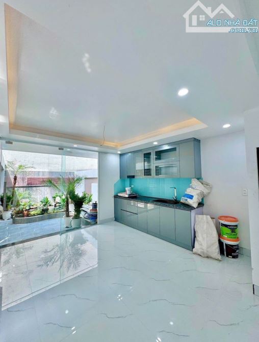Căn Nhà Siêu Phẩm Ngay HXH Trần Bình Trọng, Bình Thạnh 57.2m2 SHR 1T3L4PN Giá chỉ 2,59 Tỷ - 2