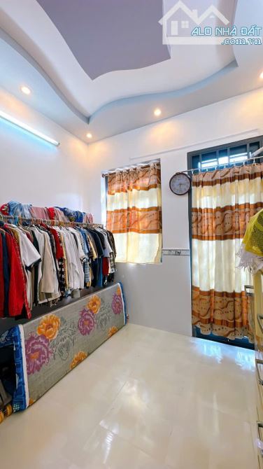 NHÀ MỚI ĐÚC 5 TẤM SỔ HỒNG  TRUNG TÂM Q4 CÓ 3 TỶ - 2