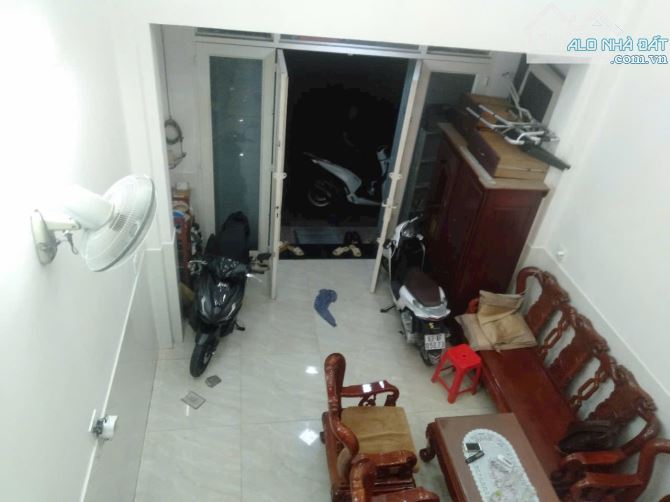 NHÀ BTCT GÒ VẤP, 3 TẦNG, 48 M2, 3 PHÒNG NGỦ, NỞ HẬU, THỐNG NHẤT - 2