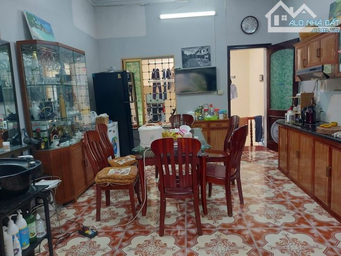 28.2 Tỷ- Mặt Phố Nguyên Hồng- Đống Đa- Hiếm Nhà Bán- 47m2-5 Tầng- MT 5.8m - 2