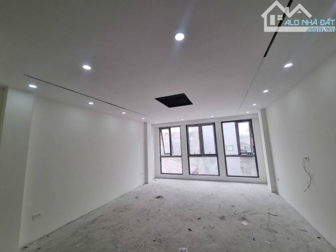 BÁN NHÀ QUỐC TỬ GIÁM. ĐỐNG ĐA. 54M2 4 TẦNG MT 4M GIÁ 17,9 TỶ- PHÂN LÔ- OTO TRÁNH- VĂN - 2